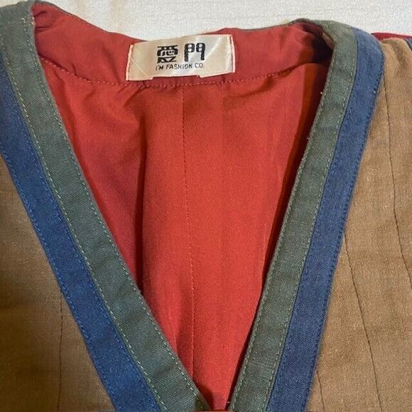 Quilted Womens Blanket Jacket Coat Wood Buttons Red Multicolor Vneck Collarless - Picture 3 of 11